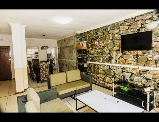 3 BEDROOM TOWNHOUSE FOR SALE IN BEDFORD GARDENS